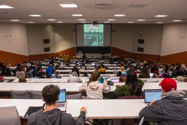 Returning UW students adapt to changed university life as classes begin