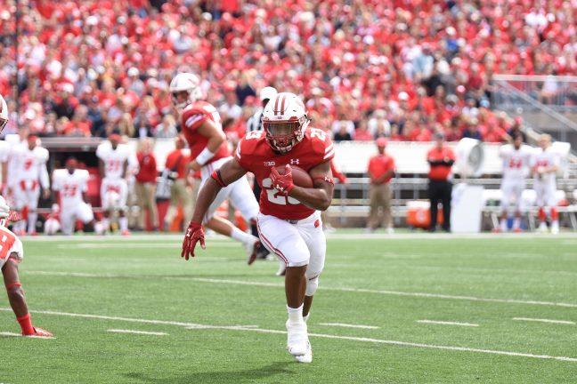 Football: Jonathan Taylors record day gives UW 45–14 win over New Mexico