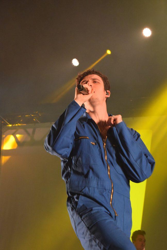 Lauv fills The Sylvee with beautiful, blue vibes