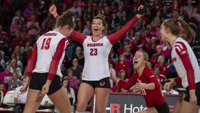 Volleyball: Wisconsin closes out regular season with critical road victories against Rutgers, Penn State
