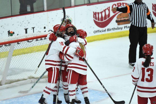 Women%E2%80%99s+hockey%3A+Badgers+dominate+Syracuse+in+a+convincing+weekend+sweep