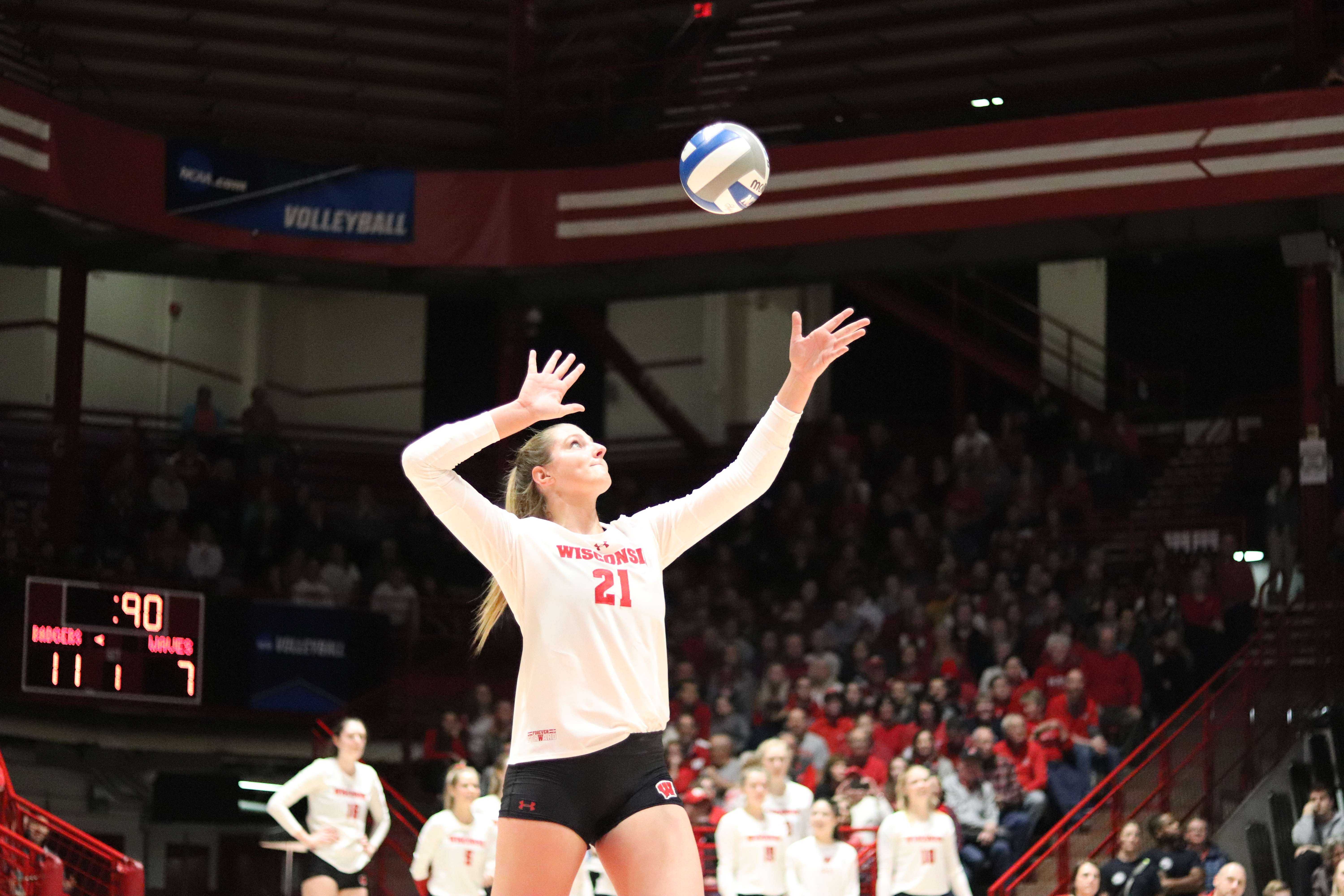 Volleyball Badgers cruise to sixth straight Sweet 16 with wins over Green Bay, Pepperdine · The Badger Herald