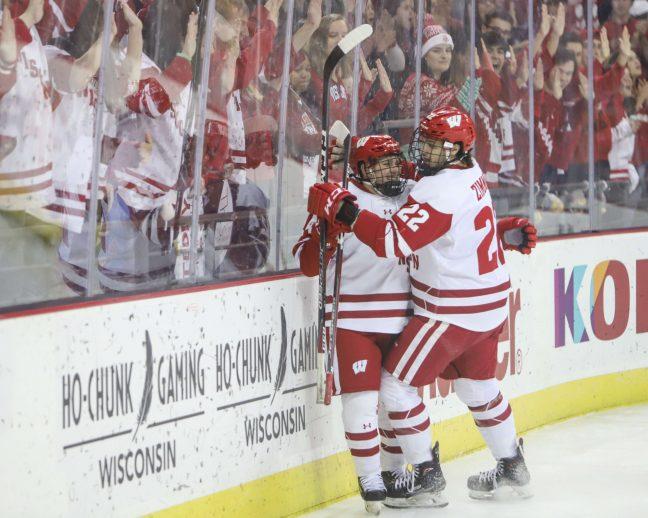 Men’s hockey: Wisconsin splits goal-heavy weekend Border Battle in Minneapolis