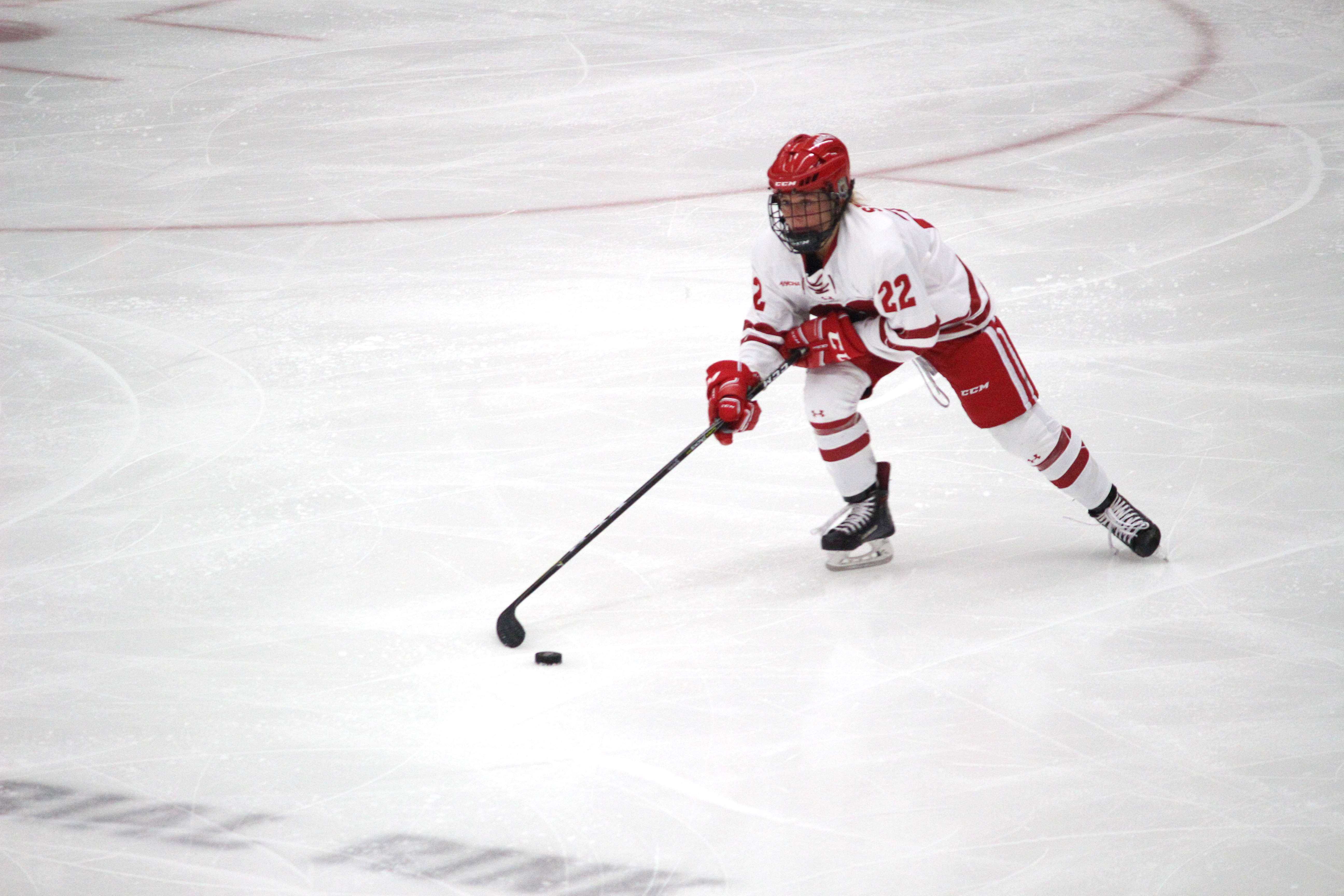 Womens Hockey Top Ranked Wisconsin Splits First Series Of The Season With No 4 Ohio State 