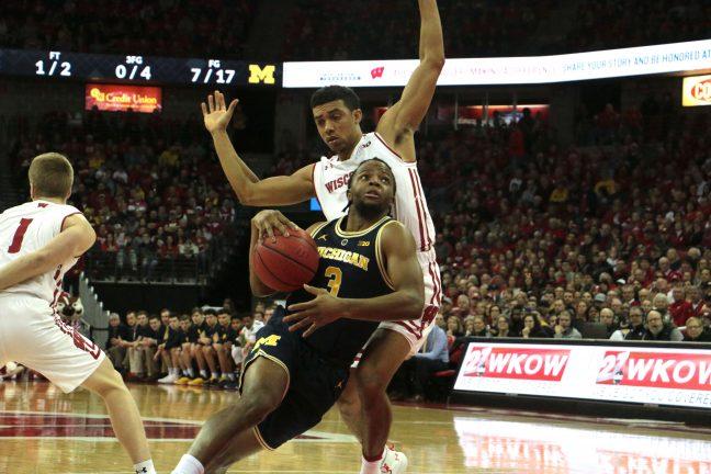 Mens basketball: No. 19 Wisconsin comes up short as No. 7 Michigan wins 61–52 in Ann Arbor