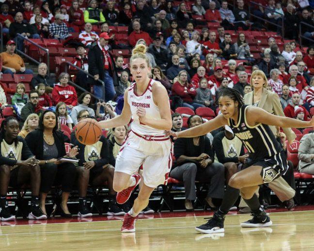 Womens basketball: Badgers drop third straight in matchup with last-place Illinois
