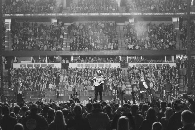Mumford and Sons changes pace at Kohl Center