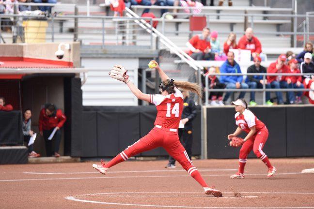 Softball: Badgers struggle against Minnesota pitching, look to bounce back versus Purdue