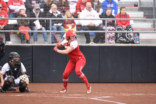 Softball: No. 25 Badgers travel to Northwestern for another Big Ten road series