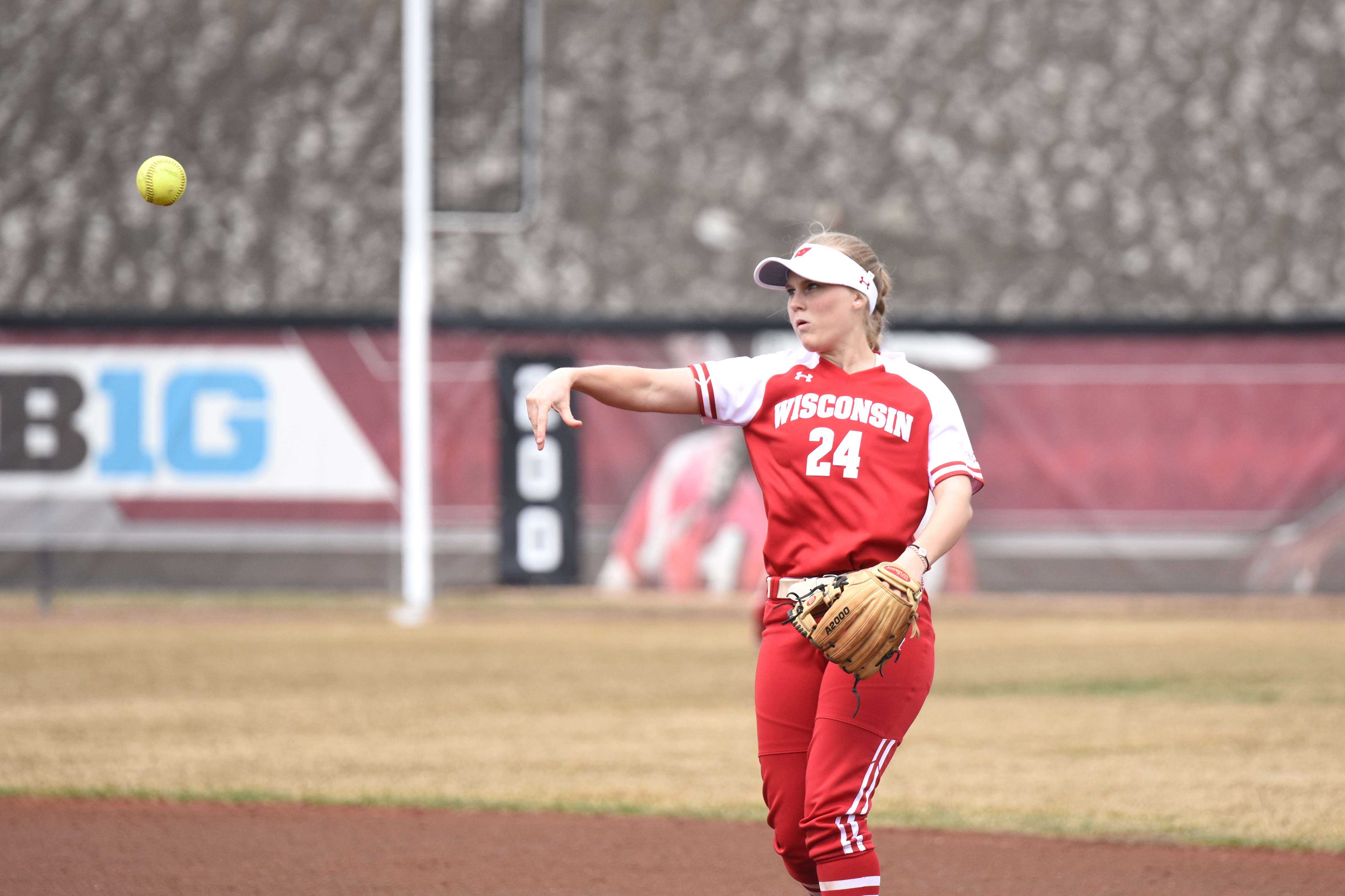 Softball Badgers look to wrap up regular season with successful outing