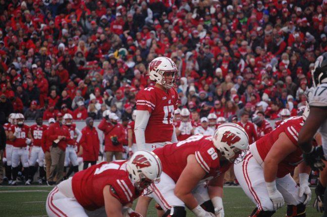 Football: Breaking down Wisconsin’s quarterback competition