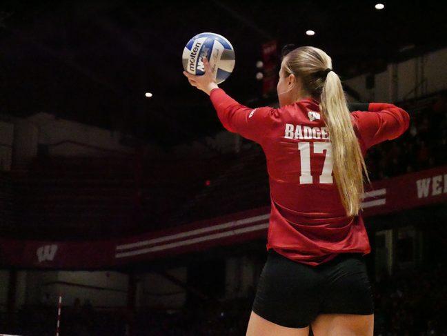 Volleyball: Badgers continue reign atop Big Ten with pair of sweeps
