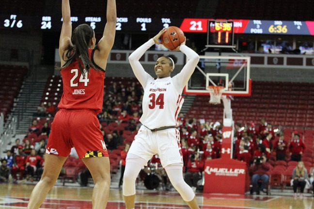 Womens Basketball: Badgers lose 10th consecutive game after a disappointing second half