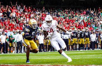 Football: Wisconsin's love for football showcased by historic game at  Lambeau · The Badger Herald