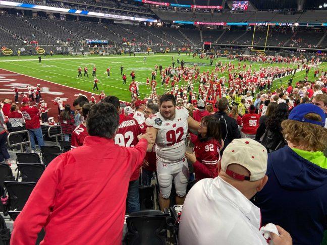Football: Badgers hold on against Arizona State to finish the season on a high note