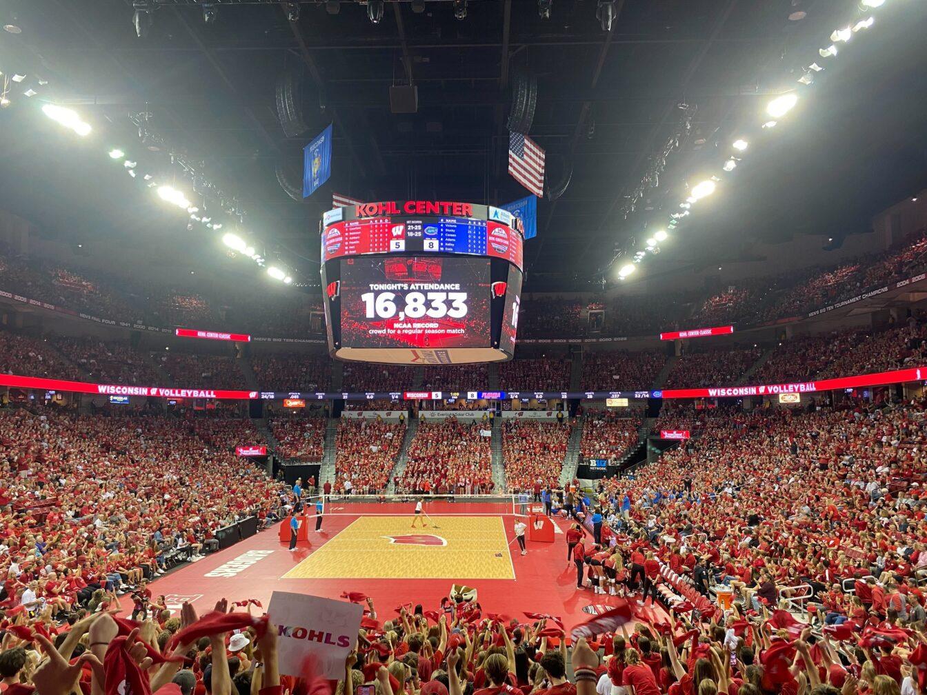 Volleyball%3A+Wisconsin+loses+match%2C+but+wins+NCAA+attendance+record