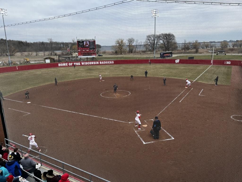Softball: Badgers succeed in 2023 debut at Goodman, capture series against Fighting Illini