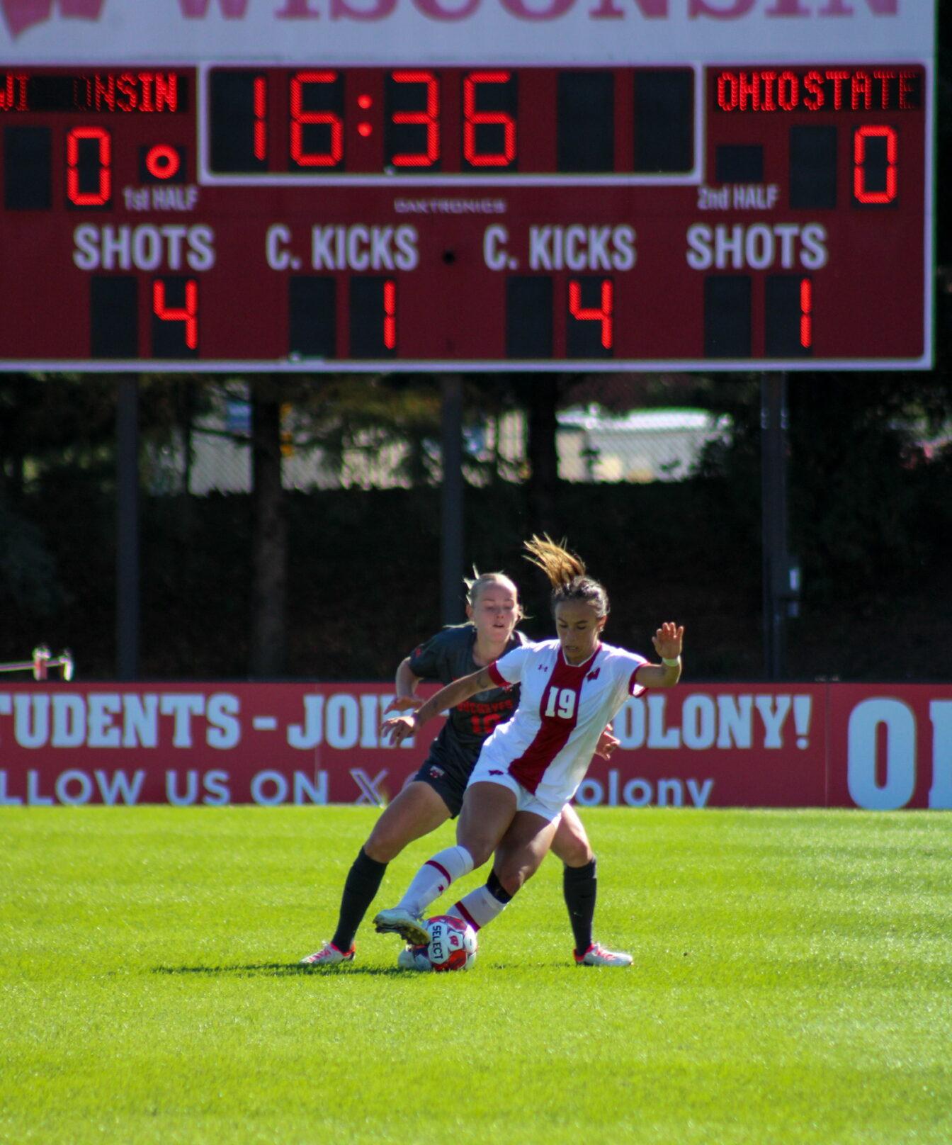Women%E2%80%99s+Soccer%3A+Badgers+sneak+past+Fighting+Illini+on+the+road