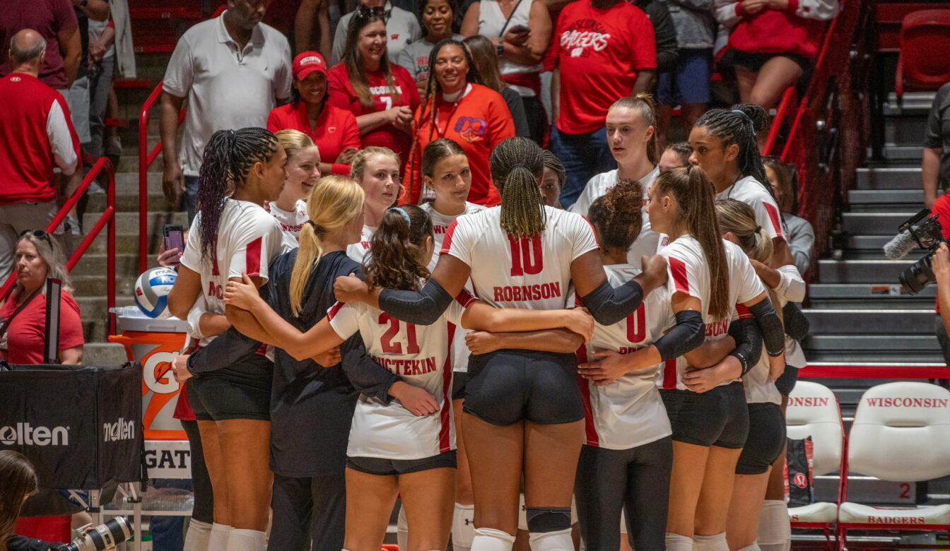 Volleyball: Wisconsin pummels Rutgers, continues undefeated start to season