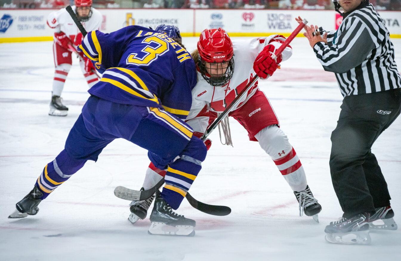 Womens Hockey: No. 2 Wisconsin stays hot, sweeps No. 5 Minnesota