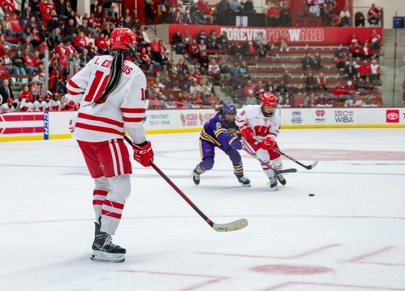 Women’s Hockey: UW continues winning ways, remains undefeated in 2023 campaign