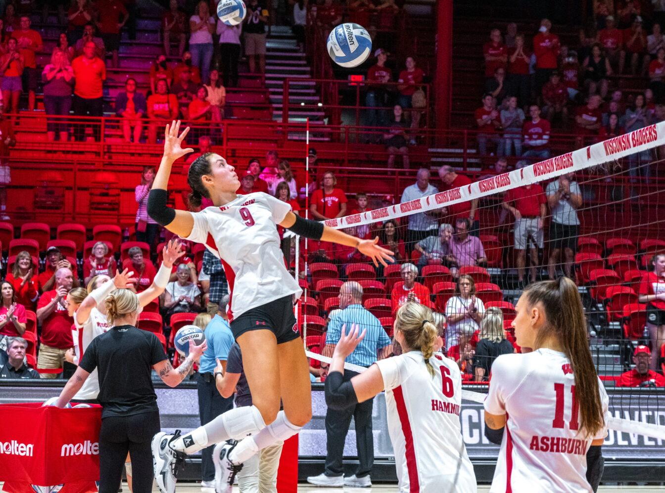 Volleyball%3A+Texas+eliminates+Wisconsin+in+Final+Four+behind+service%2C+defensive+play