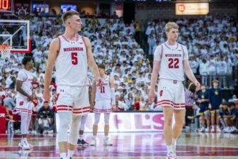 Badger Herald archival photo of the men's basketball team.