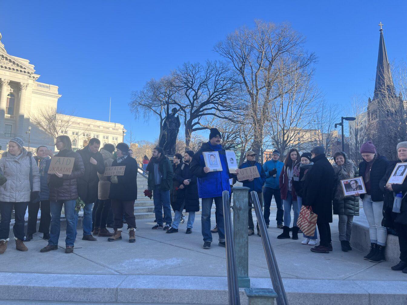 Madison residents honor life, legacy of Alexei Navalny