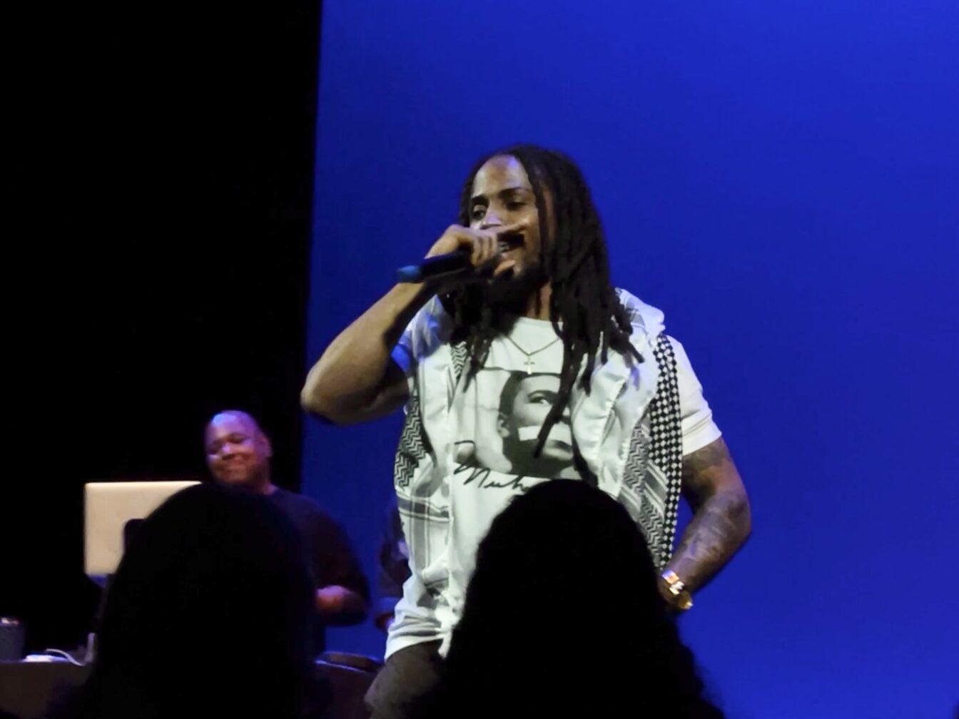 Grammy-nominated artist charms crowd in musical performance at BHM keynote event