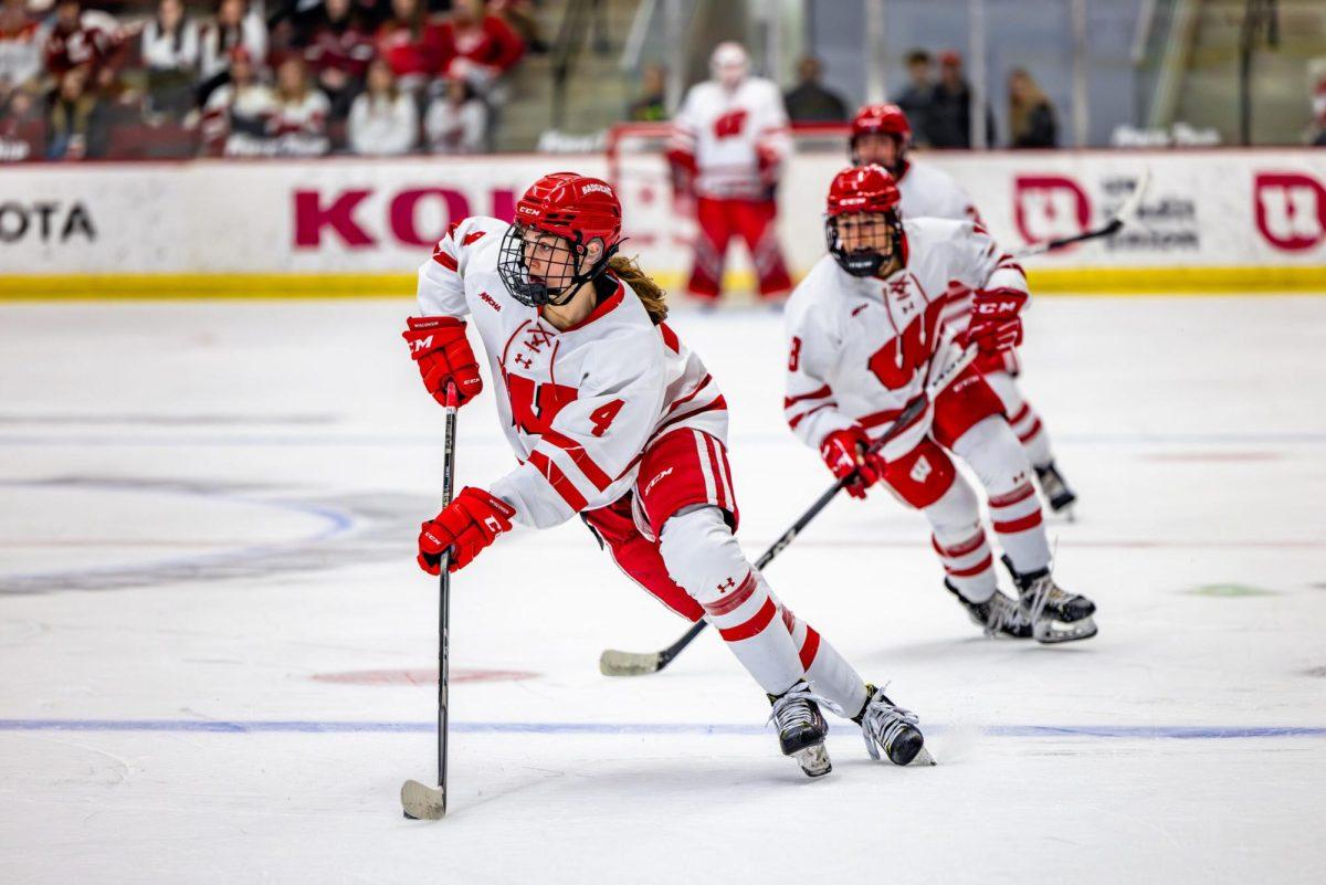 Womens+Hockey%3A+Wisconsin+dominates+Ohio+State%2C+takes+home+WCHA+title