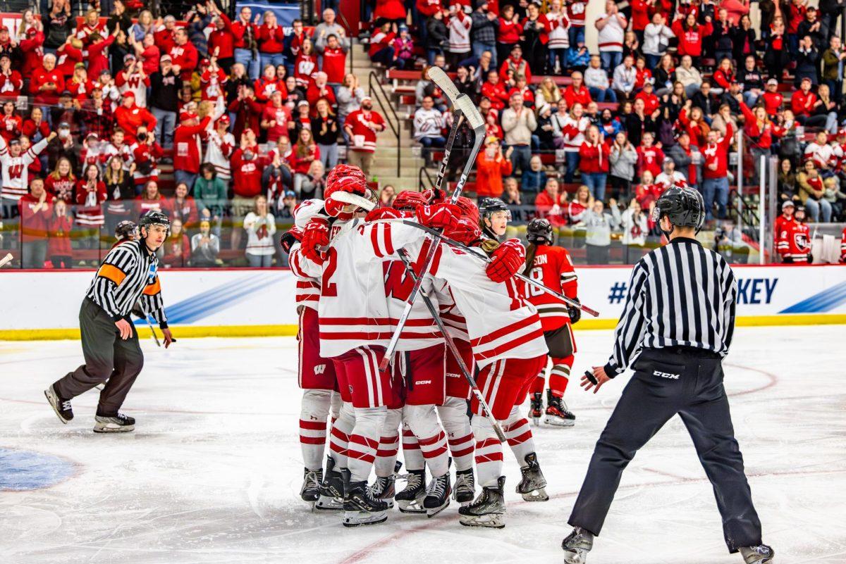 Women’s Hockey: Wisconsin takes down St. Lawrence, advances to Frozen Four