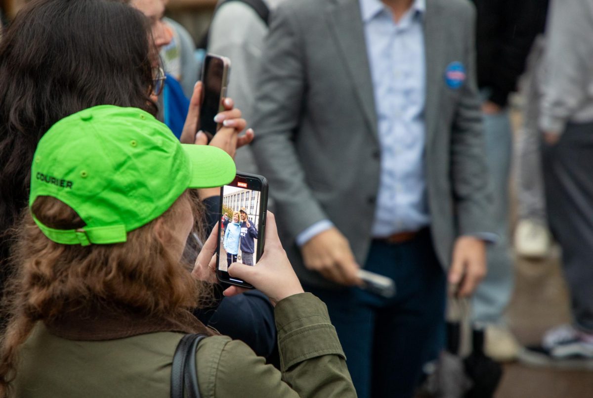 Students Take Pictures with US Senator Tammy Baldwin at Library Mall on Tuesday. 