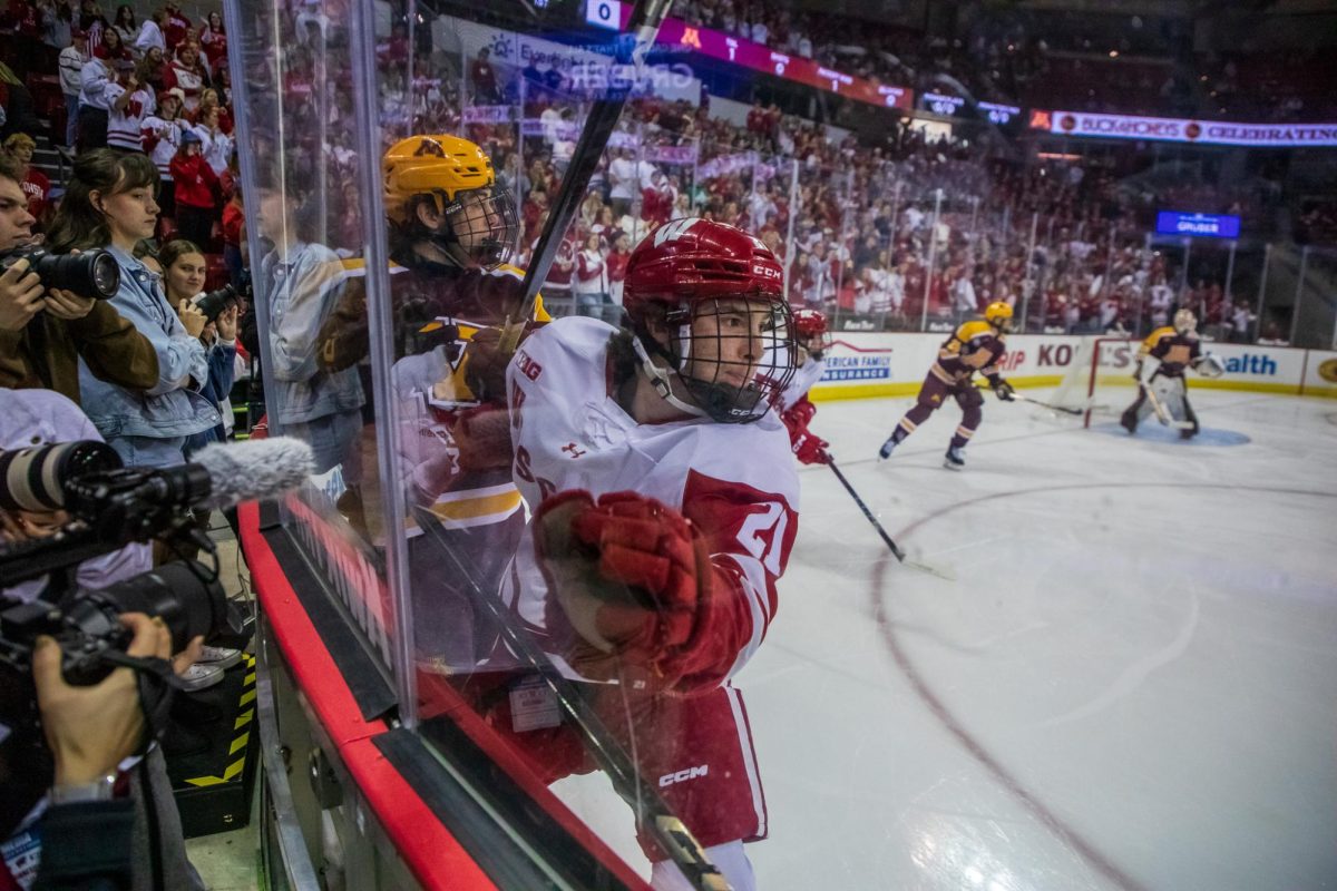 UW Hockey Faces Minnesota on November 9, 2024.