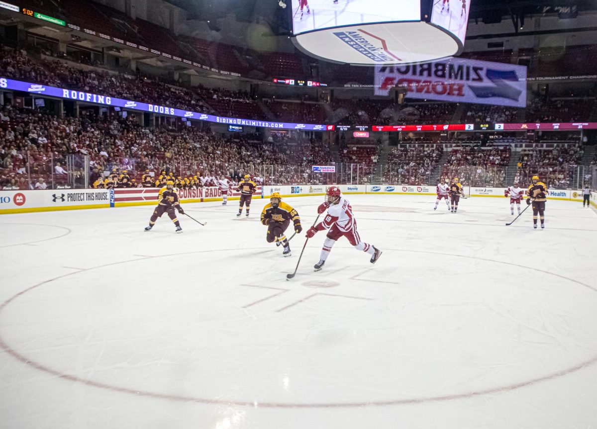 UW Hockey Faces Minnesota on November 9, 2024.