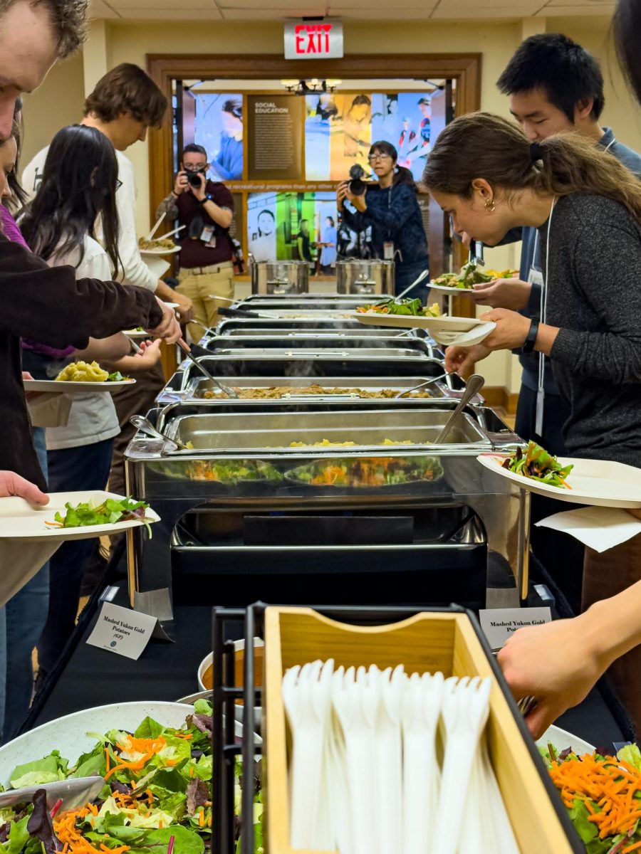 Students getting food at the Wisconsin Union's Friendsgiving. November 19, 2024.